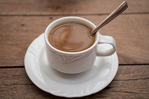 kawa z cykorią niesłodzona rozpuszczalna gotowa do picia z mlekiem półtłustym