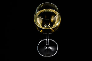 aperitif na bazie wina lub wermutu
