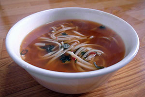 zupa chińska drobiowa z makaronem