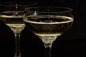 wino białe musujące aromatyzowane